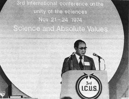 １９７４年、ロンドンにおける「科学の統一に関する国際会議（ＩＣＵＳ）」で、参加者に演説する文。（１章13ページ）